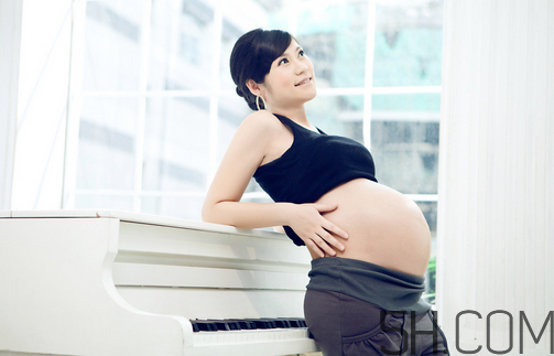 孕晚期肚子疼影響胎兒?jiǎn)?？孕晚期肚子像?lái)月經(jīng)一樣疼