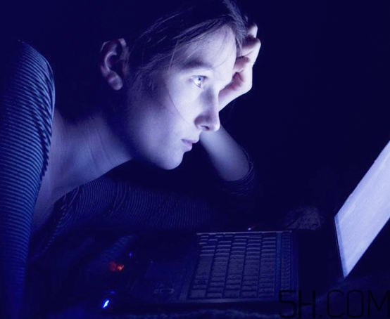 眼霜可以天天用嗎？眼霜多久用一次