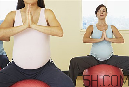 孕婦瑜伽球什么時候開始用？孕婦瑜伽球怎么用？