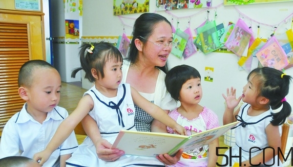寶寶多大上幼兒園合適？寶寶上幼兒園早好嗎？