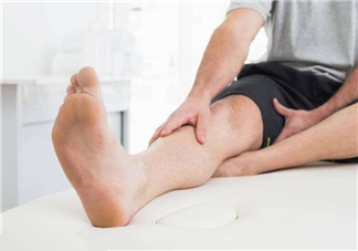 腳氣用鹽水泡腳有用嗎？用鹽水泡腳治腳氣嗎？