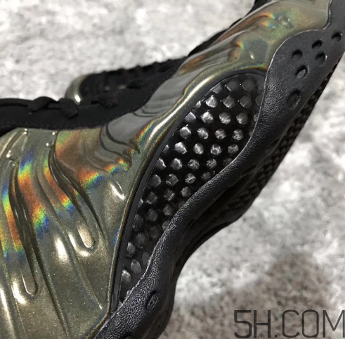 nike air foamposite one legion green全息噴什么時候發(fā)售？