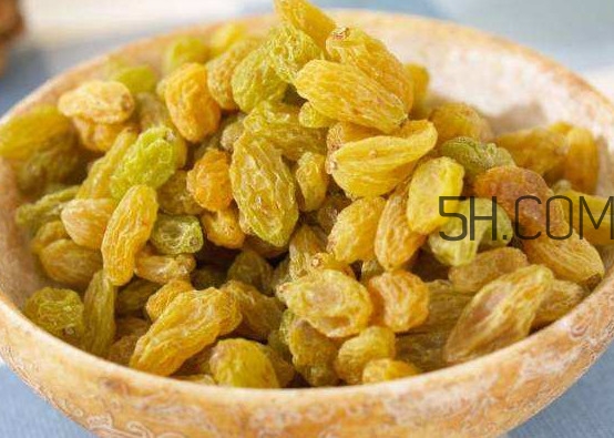 葡萄干泡水喝有什么好處？葡萄干吃之前需要洗嗎