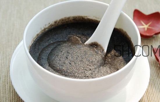 黑芝麻糊用開水沖還是溫開水？黑芝麻糊養(yǎng)胃嗎？