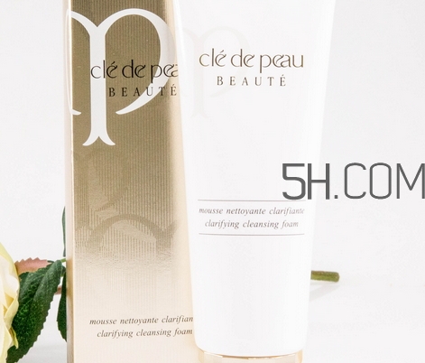 cpb潔面膏清爽型和滋潤型有什么區(qū)別_哪個好