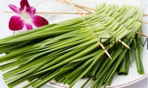炒好的韭菜能隔夜吃嗎？吃韭菜胃酸燒心吃什么緩解？