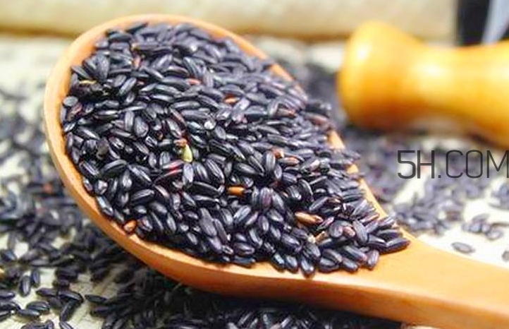 黑芝麻清洗掉色正常嗎？黑芝麻有黑色素嗎？