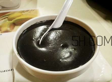 黑芝麻糊用開水沖還是溫開水？黑芝麻糊養(yǎng)胃嗎？
