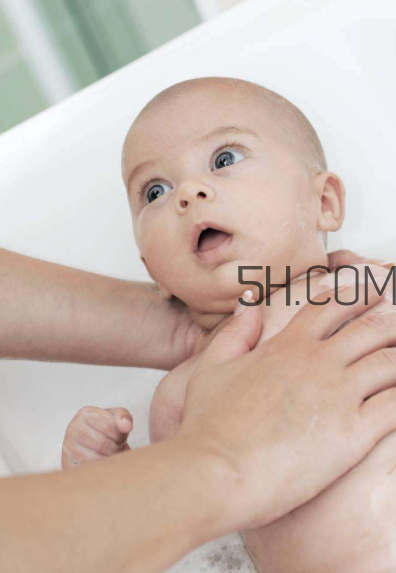 嬰兒癲癇病的早期癥狀有哪些？嬰幼兒貧血吃什么好呢？