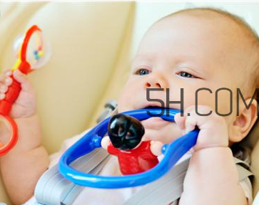 嬰兒癲癇病的早期癥狀有哪些？嬰幼兒貧血吃什么好呢？