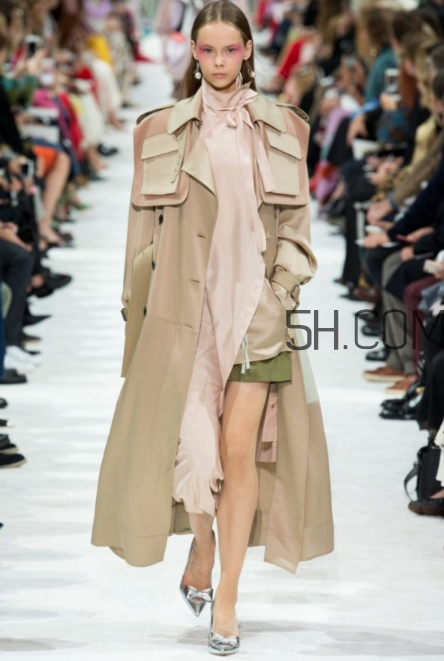 valentino2018春夏系列怎么樣_好看嗎？