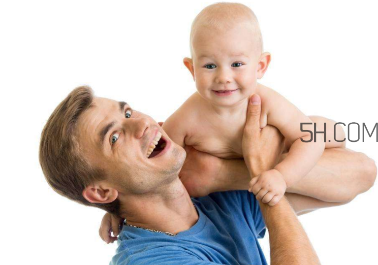 嬰兒夜哭怎么辦？嬰兒臉上起小紅點(diǎn)如何護(hù)理？