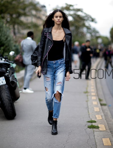 皮衣配牛仔褲好看嗎？皮衣和牛仔褲怎么搭配？