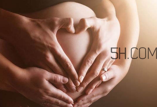 孕晚期同房有助于生產(chǎn)嗎？孕晚期同房對胎兒有影響嗎？