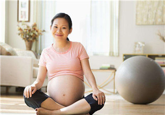 孕婦中晚期什么睡姿最好？孕婦豆?jié){做法
