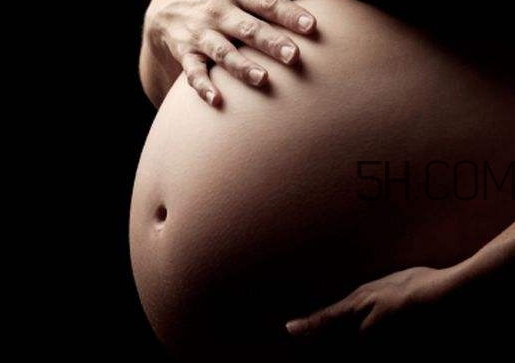 羊水早破的原因是什么？羊水早破能順產(chǎn)嗎？