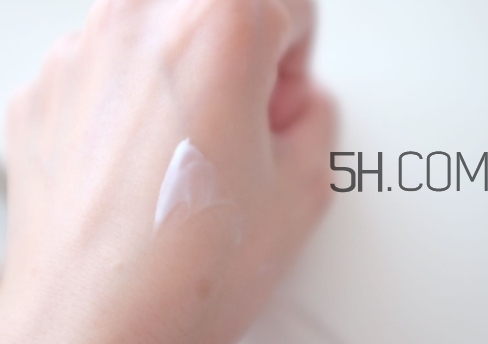 蘭芝眼霜怎么樣？蘭芝眼霜功效