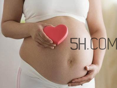 懷孕肚子痛正常嗎？懷孕三個月胎兒無胎心是怎么回事？