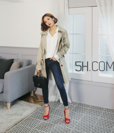卡其色風(fēng)衣配什么鞋子？卡其色風(fēng)衣搭配鞋子圖片