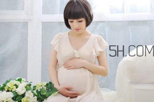 孕婦牙齦發(fā)炎腫痛怎么辦？早孕白帶有什么變化？