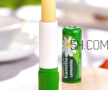 herbacin賀本清小甘菊唇膏怎么樣？小甘菊唇膏使用心得