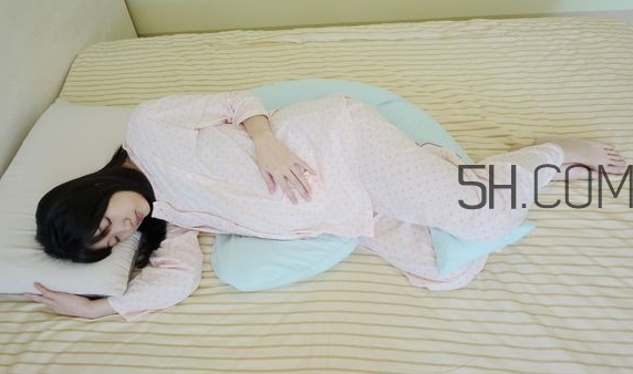 哺乳枕有必要買(mǎi)嗎？哺乳枕有用嗎？