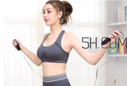 運(yùn)動前吃什么好？跳繩減肥會瘦胸嗎？