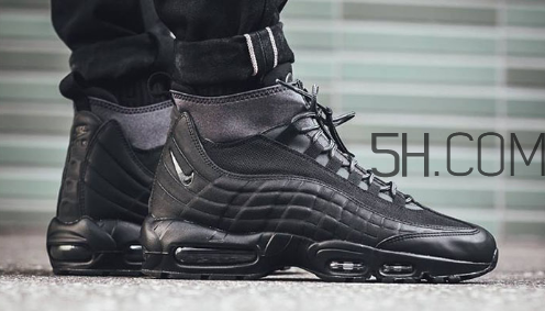 nike air max 95 triple black黑魂配色上腳效果怎么樣？
