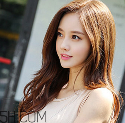 秋季女人如何保養(yǎng)？秋天要涂防曬霜嗎？