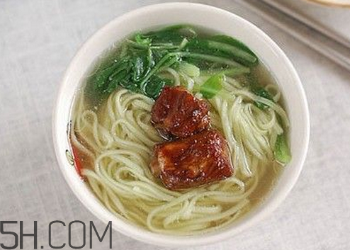 秋天喝蜂蜜有什么好處？秋天吃什么對身體好？