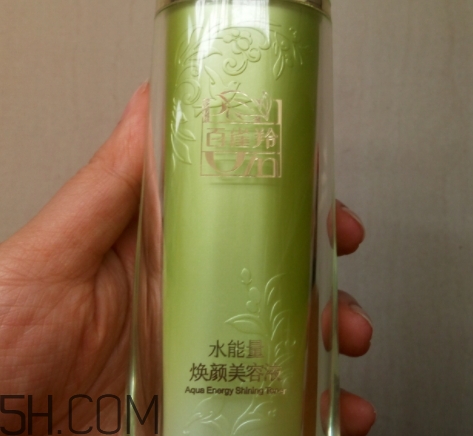 百雀羚爽膚水怎么樣？百雀羚爽膚水含酒精嗎？