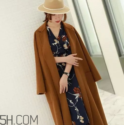 焦糖色大衣配什么褲子？焦糖色大衣搭配