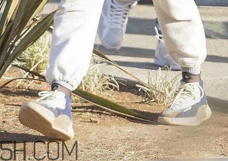 yeezy籃球鞋會發(fā)售嗎？yeezy籃球鞋實(shí)物曝光