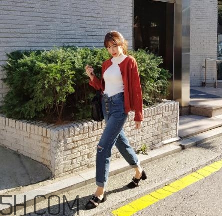 白色毛衣外套怎么搭配？白色毛衣配什么顏色外套？