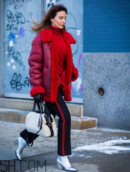 白色包包臟了怎么辦？白色包包臟了用什么洗？