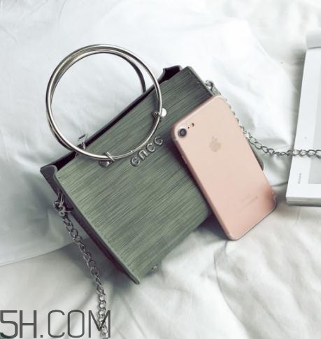 包包拉鏈生銹怎么去除？包包拉鏈拉不合怎么辦？