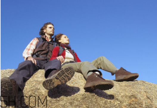 爬山要帶什么吃的？爬山耳鳴怎么回事？