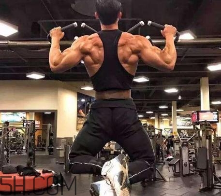 背闊肌怎么練寬？背闊肌怎么拉伸？