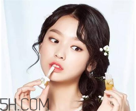 女生發(fā)mua是什么意思 女生對你說mua什么意思 女生發(fā)mua是什么意思 女生對你說mua什么意思