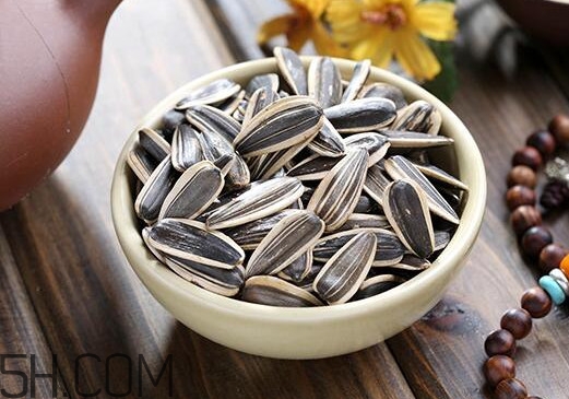 葵花籽可以生吃嗎？葵花籽可以多吃嗎