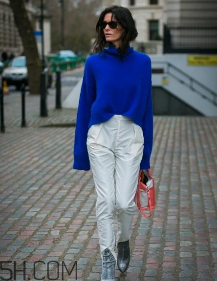 肩寬的女生穿什么毛衣？適合肩寬女生穿的毛衣