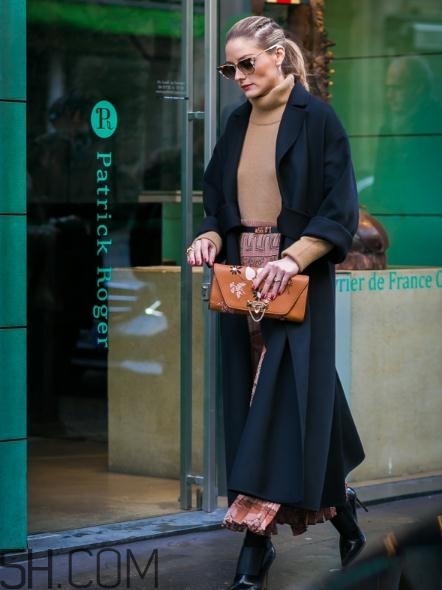 肩寬的女生冬天怎么穿？肩寬的女生冬天穿搭技巧