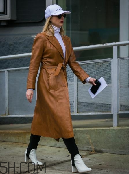 肩窄的女生冬天怎么穿？肩窄的女生冬天穿搭技巧