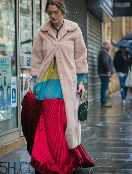 梨形身材冬天怎么穿？梨形身材冬季穿衣搭配