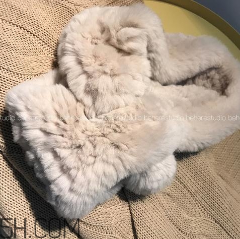 獺兔毛皮草掉毛嗎？獺兔毛皮草掉毛怎么辦？