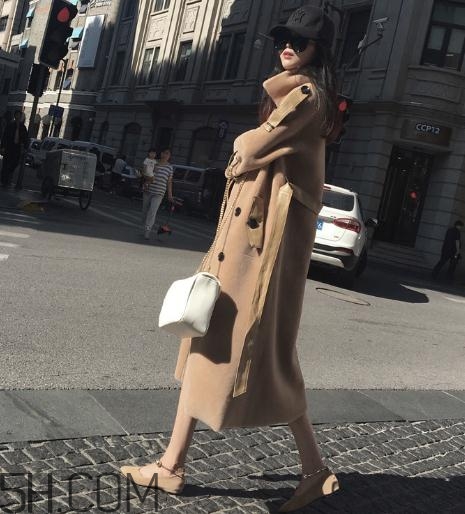 羊剪絨和羽絨服哪個好？羊剪絨大衣和羽絨服哪個保暖？