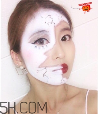 破碎娃娃妝怎么化？萬圣節(jié)破碎娃娃妝畫法教程