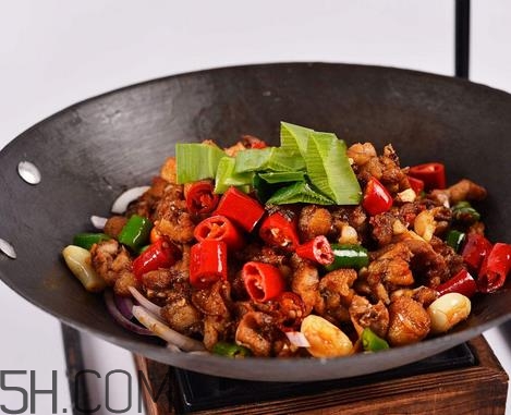 吊鍋是哪里的特色菜？吊鍋是什么菜系？