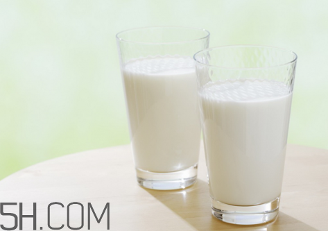 純牛奶打開后能放多久？牛奶可以煮沸嗎？