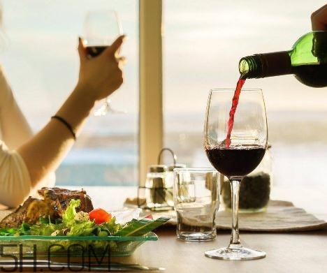 喝酒會(huì)引起尿酸偏高嗎？喝酒會(huì)引起尿毒癥嗎？